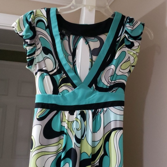 Dress - Picture 2 of 4